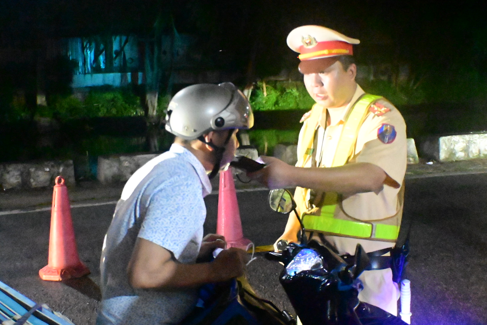 Tiếp tục triển khai kế hoạch phối hợp tuần tra kiểm soát, xử lý vi phạm đối với chuyên đề nồng độ cồn trên địa bàn thành phố